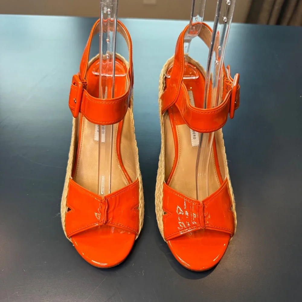 Diane von Furstenberg Women 9 M Orange Patent Leather Espadrille Wedge Sandals